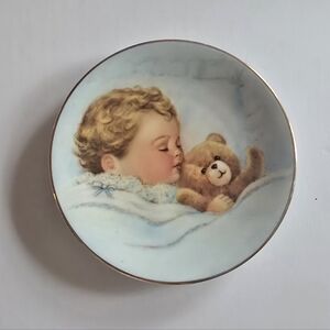 1992 Vintage Avon Baby Sleeping Teddy Bear Decorative Collectible Plate Roseanne